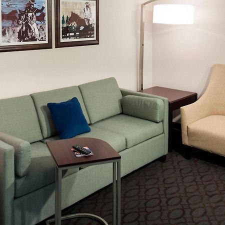 สปริงฮิลล์ สวีท ดัลลัส ดาวน์ทาวน์/เวสท์ เอนด์ Hotel ภายนอก รูปภาพ
