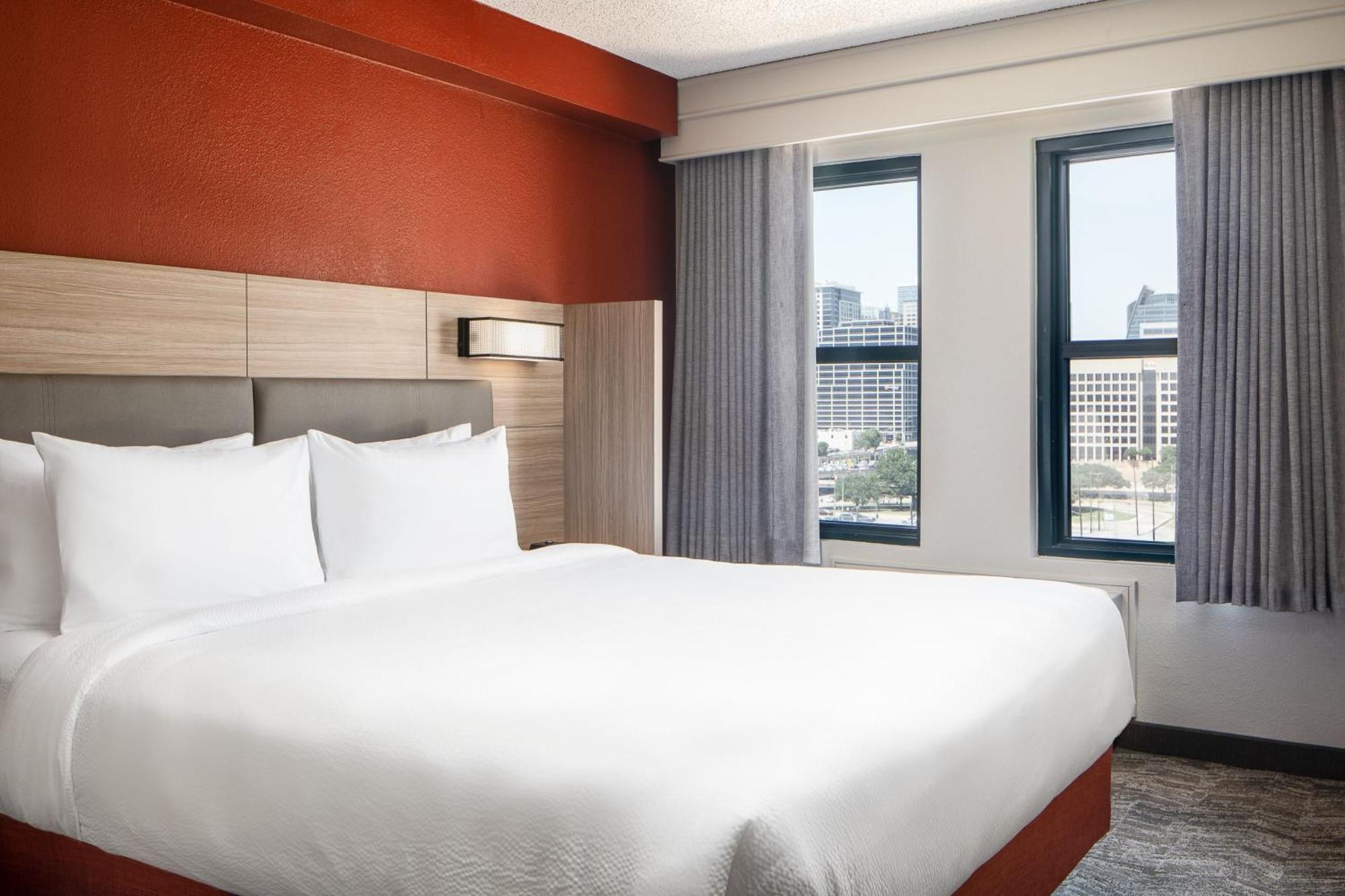 สปริงฮิลล์ สวีท ดัลลัส ดาวน์ทาวน์/เวสท์ เอนด์ Hotel ภายนอก รูปภาพ