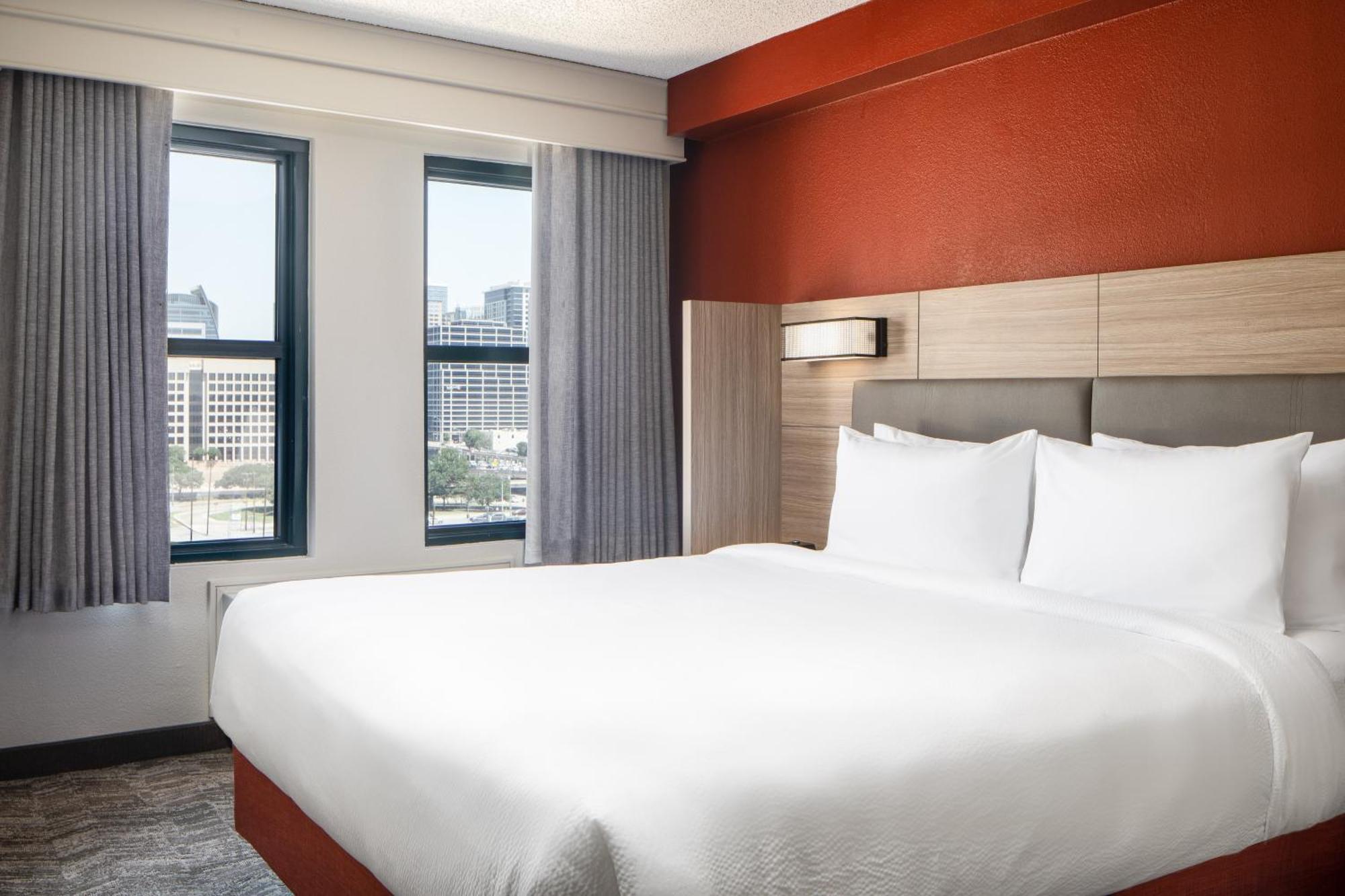 สปริงฮิลล์ สวีท ดัลลัส ดาวน์ทาวน์/เวสท์ เอนด์ Hotel ภายนอก รูปภาพ